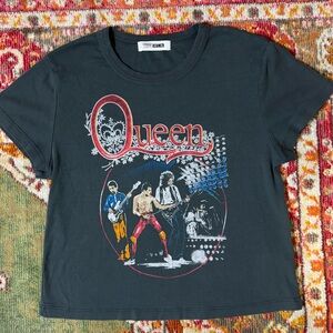 Daydreamer LA Queen Tee